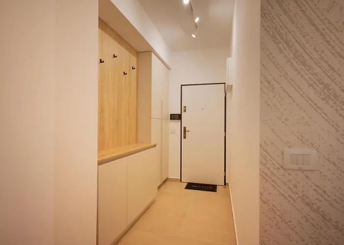 Ella - Of Mara - Powered By Neo 10