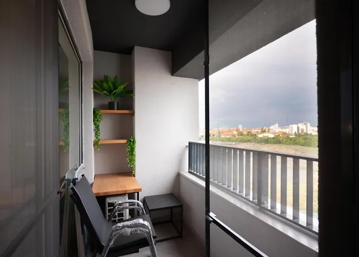 Ella - Of Mara - Powered By Neo 10 Temešvár